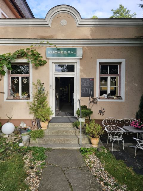 Das Studio von Küche & Raum von außen, Pasinger Straße 37 in Planegg